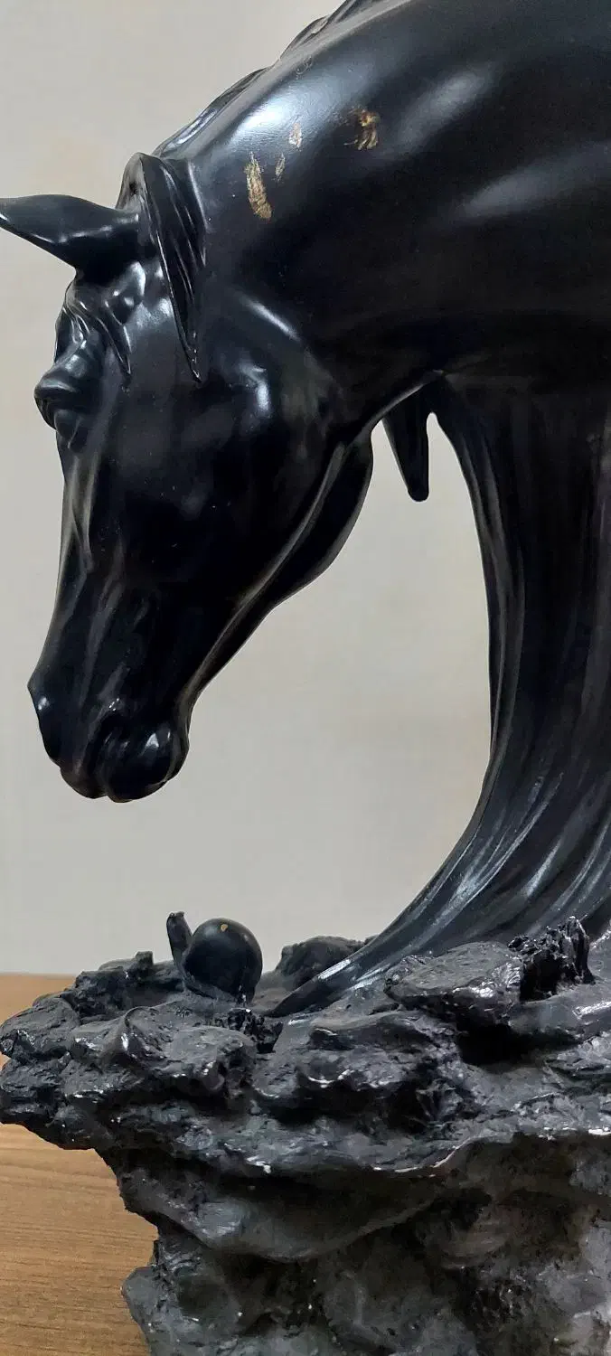 مجسمه سر اسب|مجسمه، تندیس، ماکت|قم, عربستان|دیوار