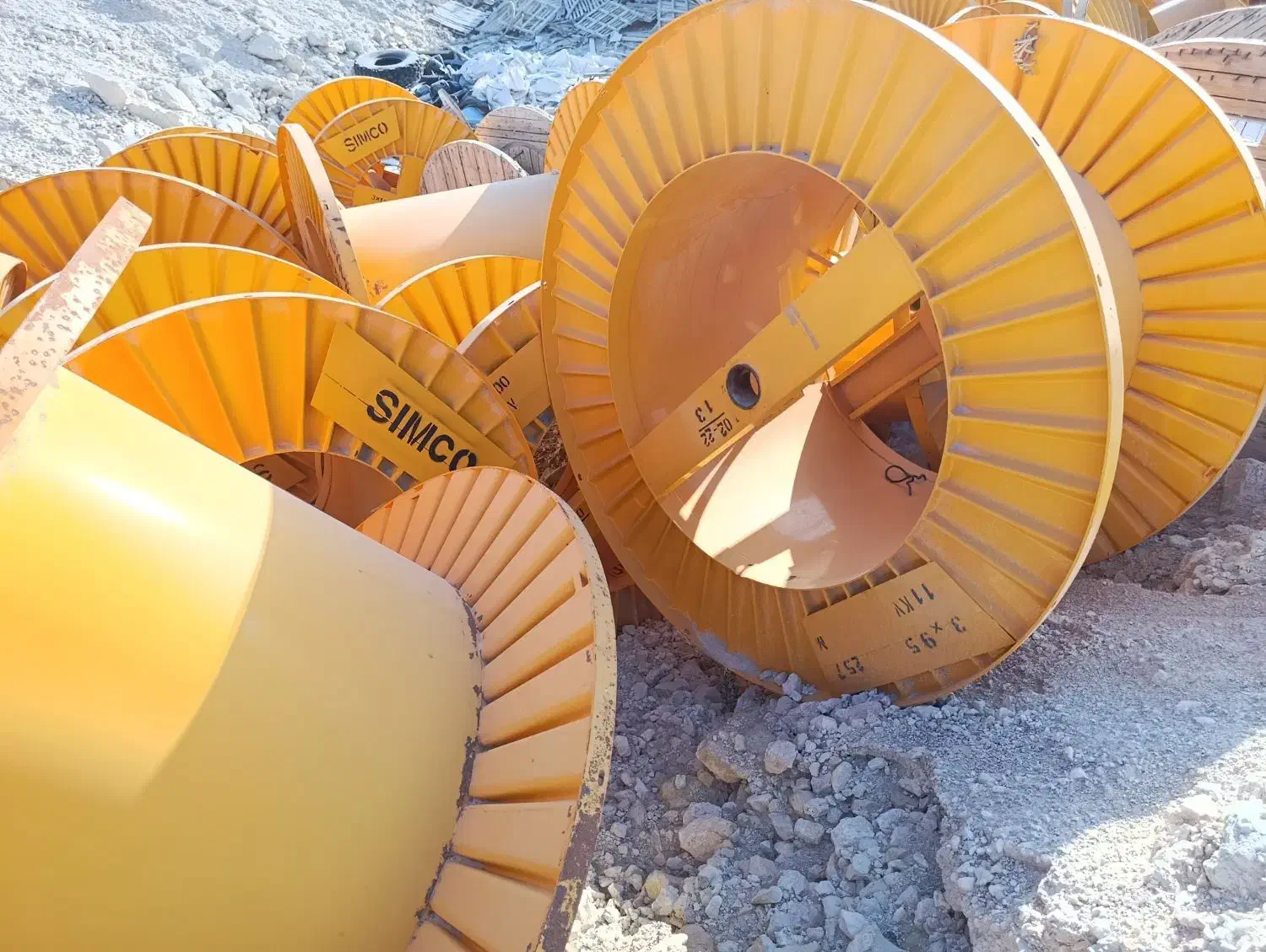 قرقره فلزی|ابزارآلات|محمله, |دیوار