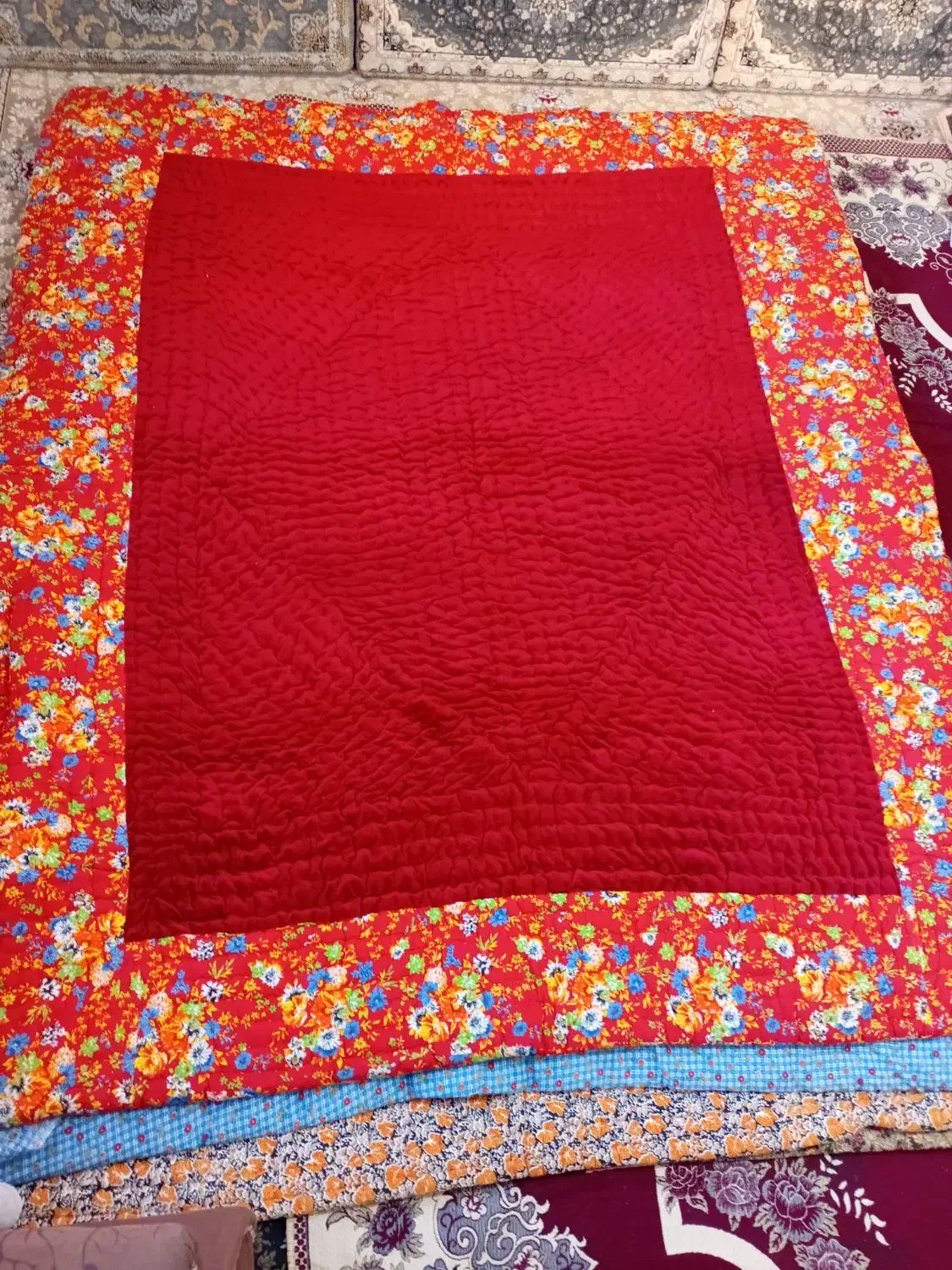 لحاف|رختخواب، بالش، پتو|اقبالیه, |دیوار