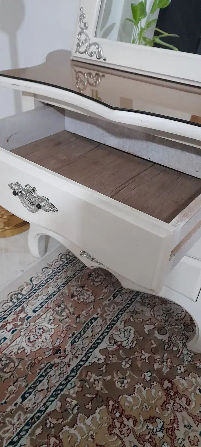 میز کنسول و شب خواب|بوفه، ویترین، کنسول|قرچک, قشلاق جیتو|دیوار