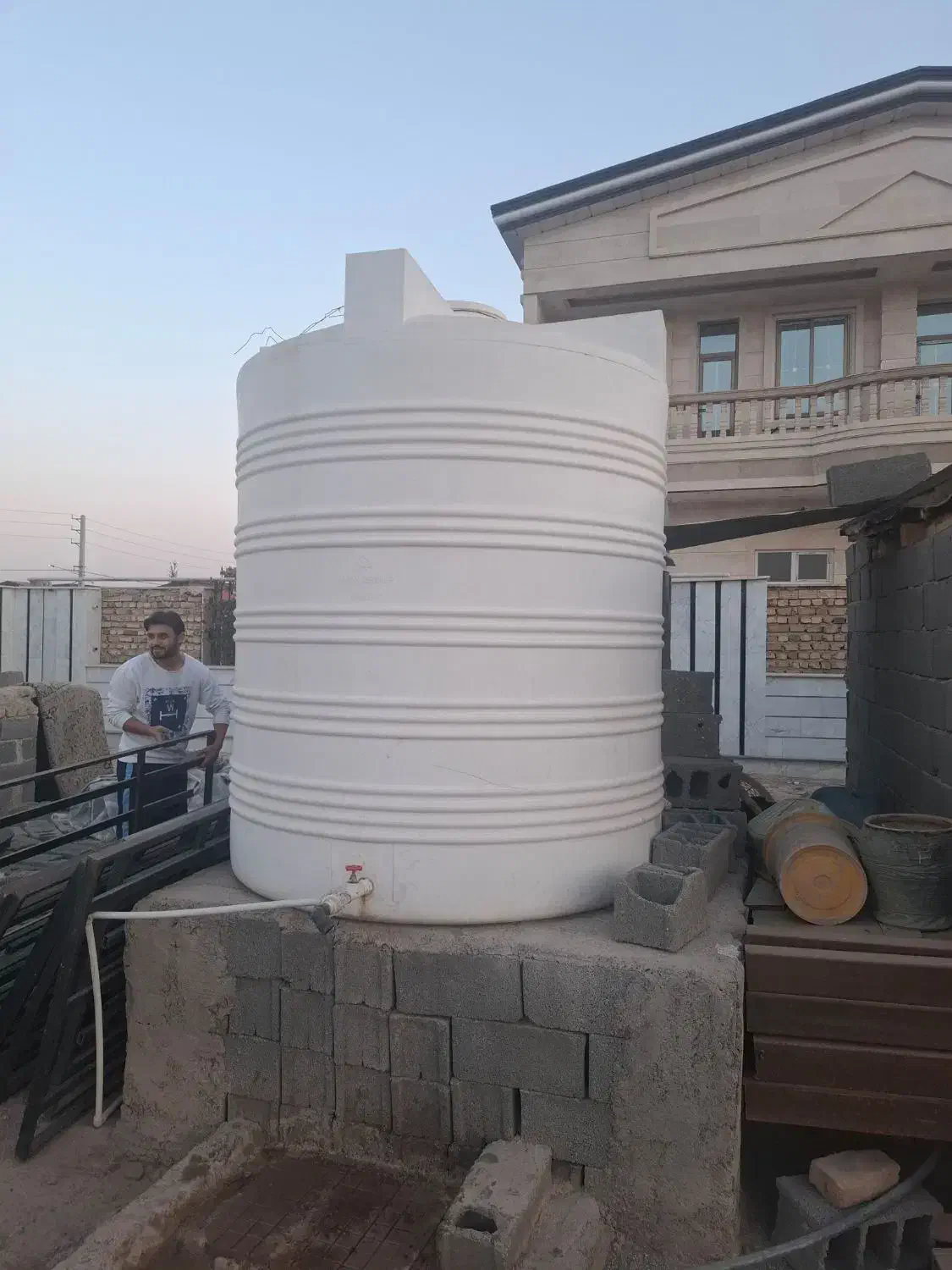 تانکر آب ۴۰۰۰ لیتری|مصالح و تجهیزات ساختمان|رباطکریم, پرندک|دیوار