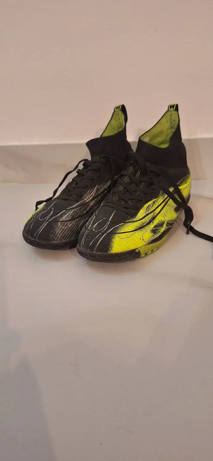 کفش استوک فوتبال|کیف، کفش، کمربند|کیش, |دیوار