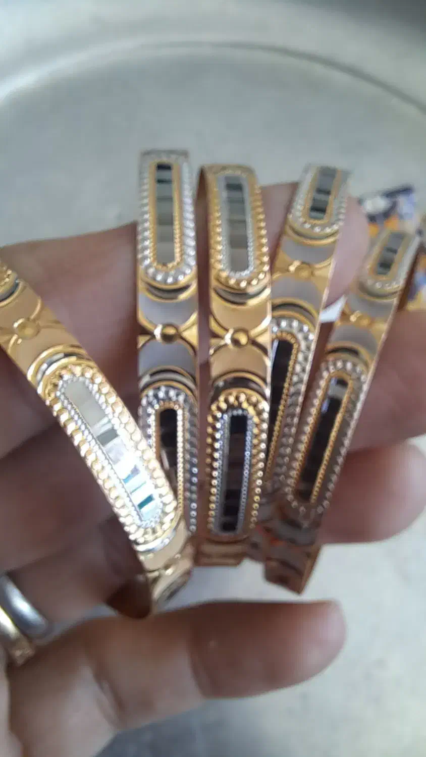 فروش طلا النگوی زنانه شماره یک|جواهرات|شهرکرد, |دیوار