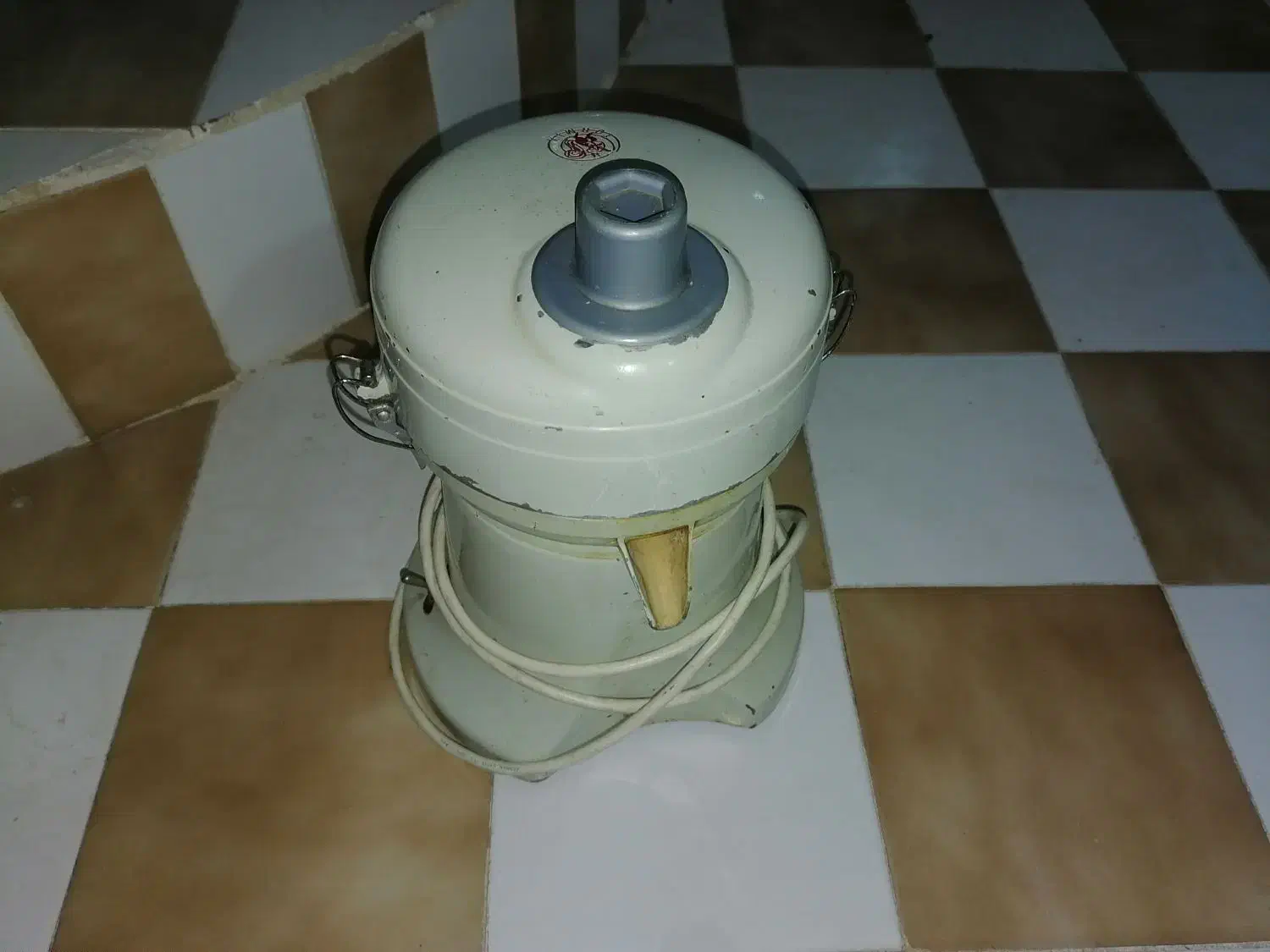 آبمیوه گیری قدیمی|آبمیوهگیر و آبمرکباتگیر|فراشبند, |دیوار