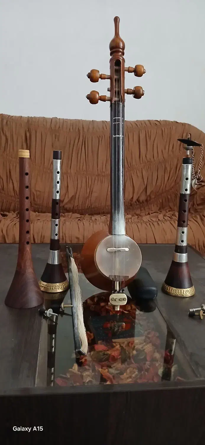 سرنا و کمانچه|سازهای سنتی|دزفول, |دیوار