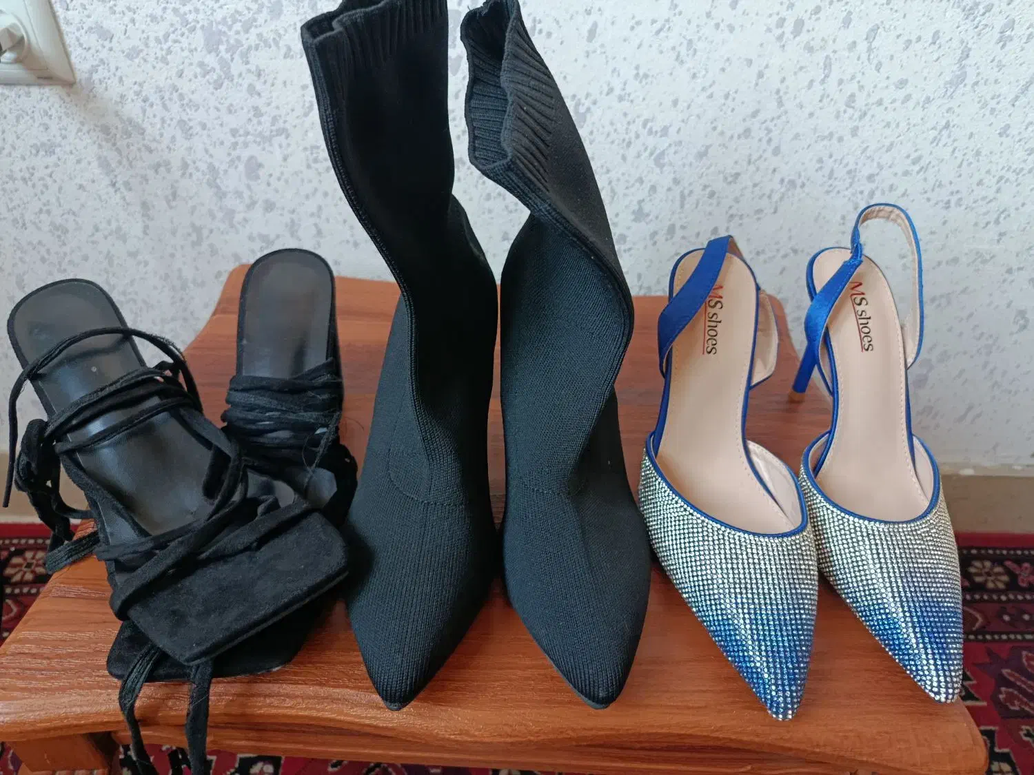 فروش ۳ عدد کفش زنانه|کیف، کفش، کمربند|پرند, فاز ۵|دیوار