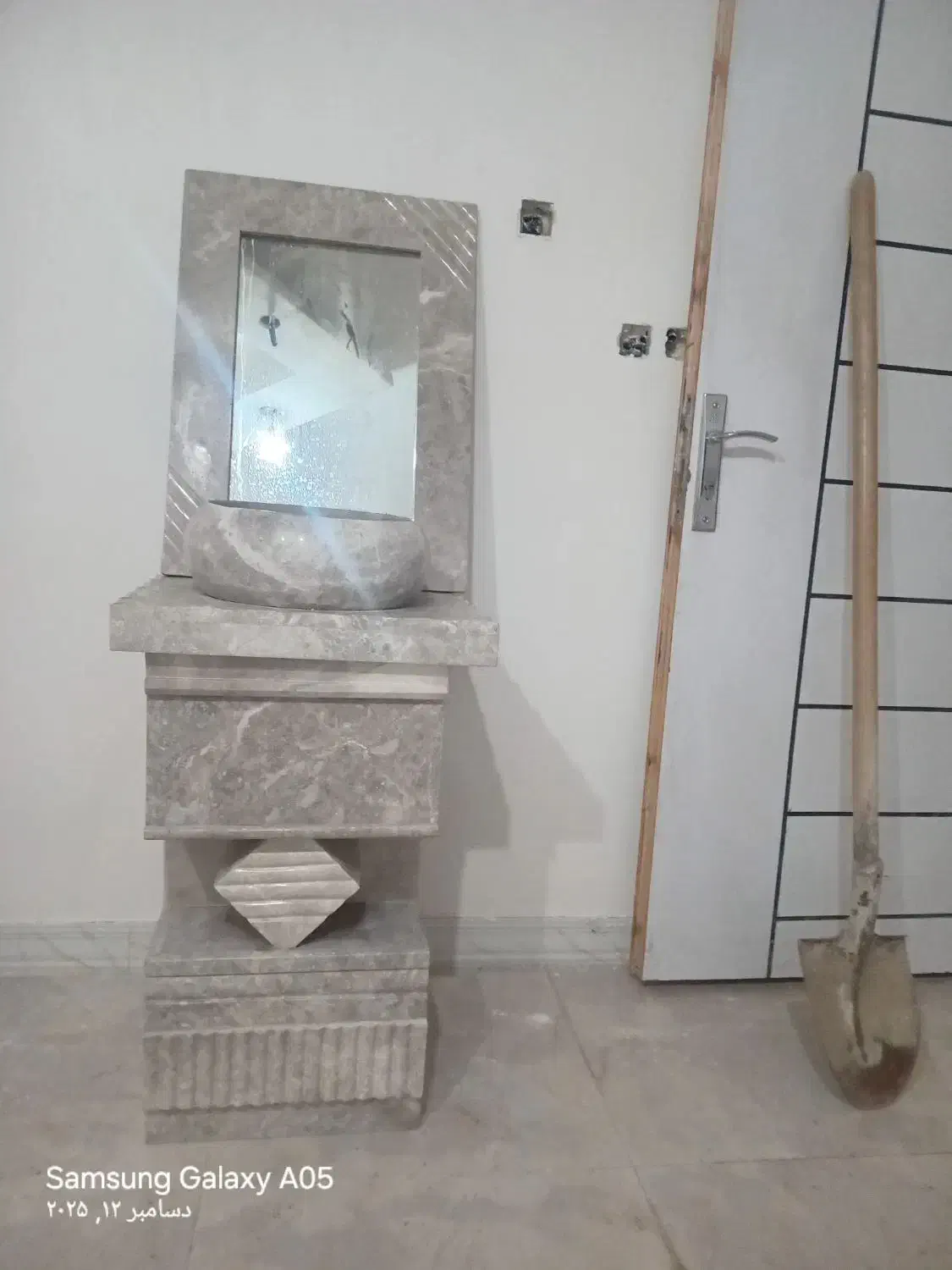 روشویی سنگی|لوازم سرویس بهداشتی|جیرنده, |دیوار