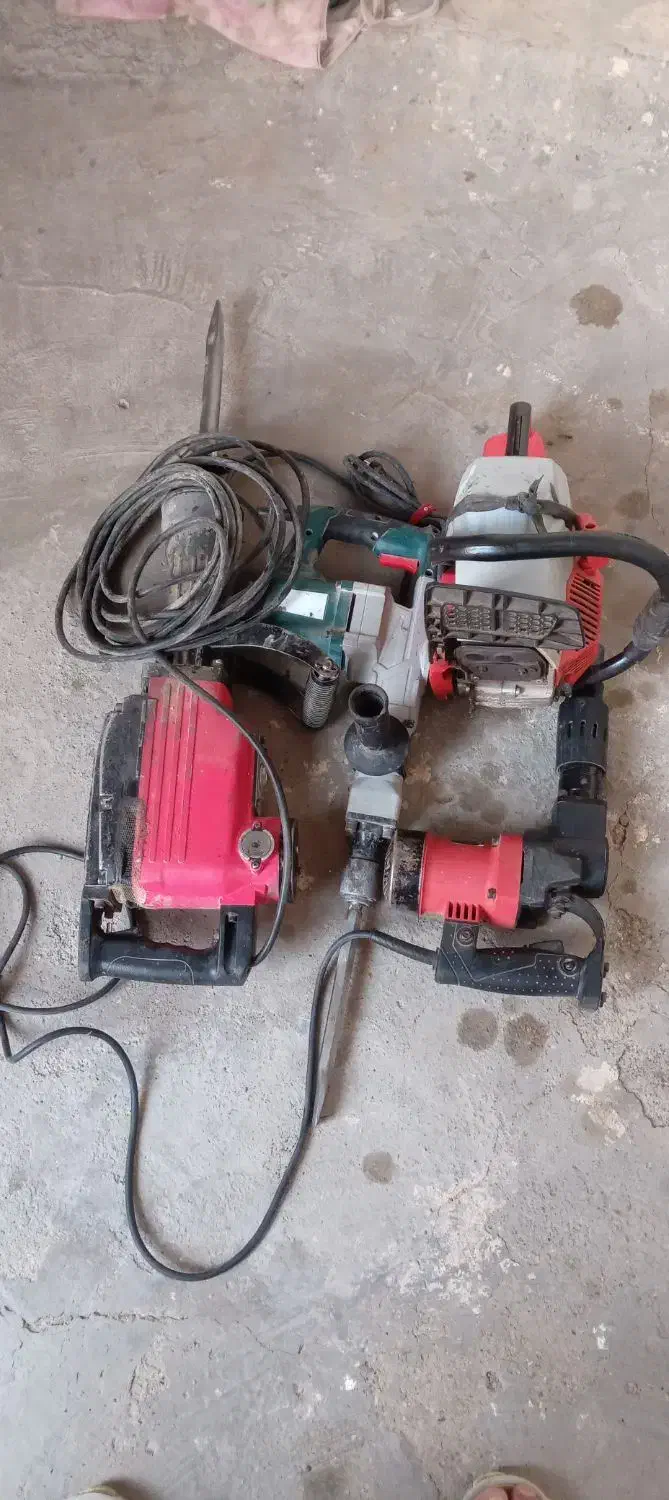 تخریب با پیکور بزرگ وکنده کاری با پیگور گوچک|خدمات پیشه و مهارت|ایرانشهر, |دیوار