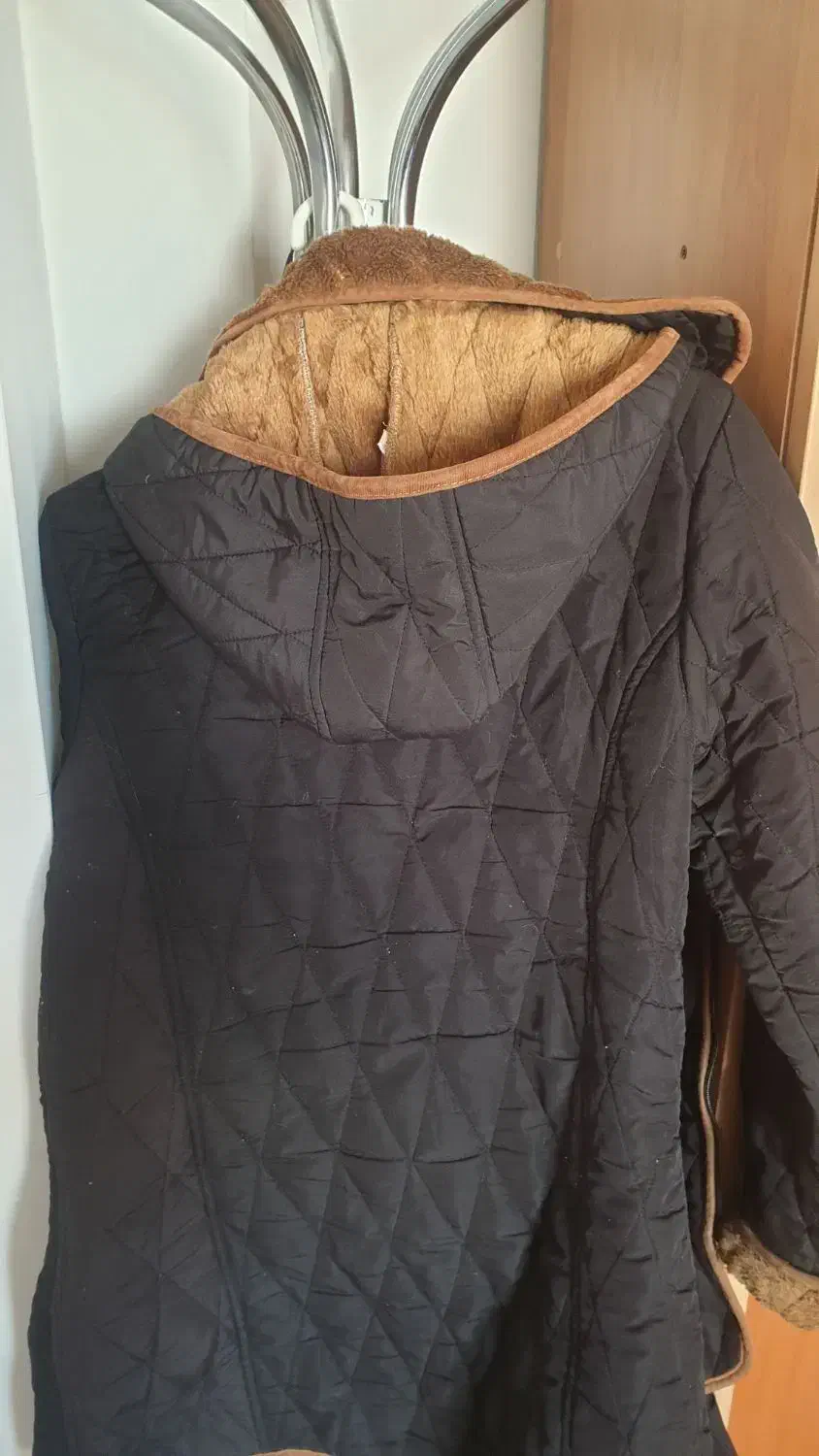 کاپشن گرم نرم|لباس|شیراز, چوگیاه‎|دیوار