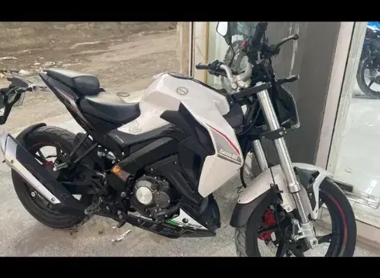 بنلی ۱۸۰ s سفید درحد بدون خط خش شکستی سالم|موتورسیکلت|مشهد, توس فردوسی|دیوار