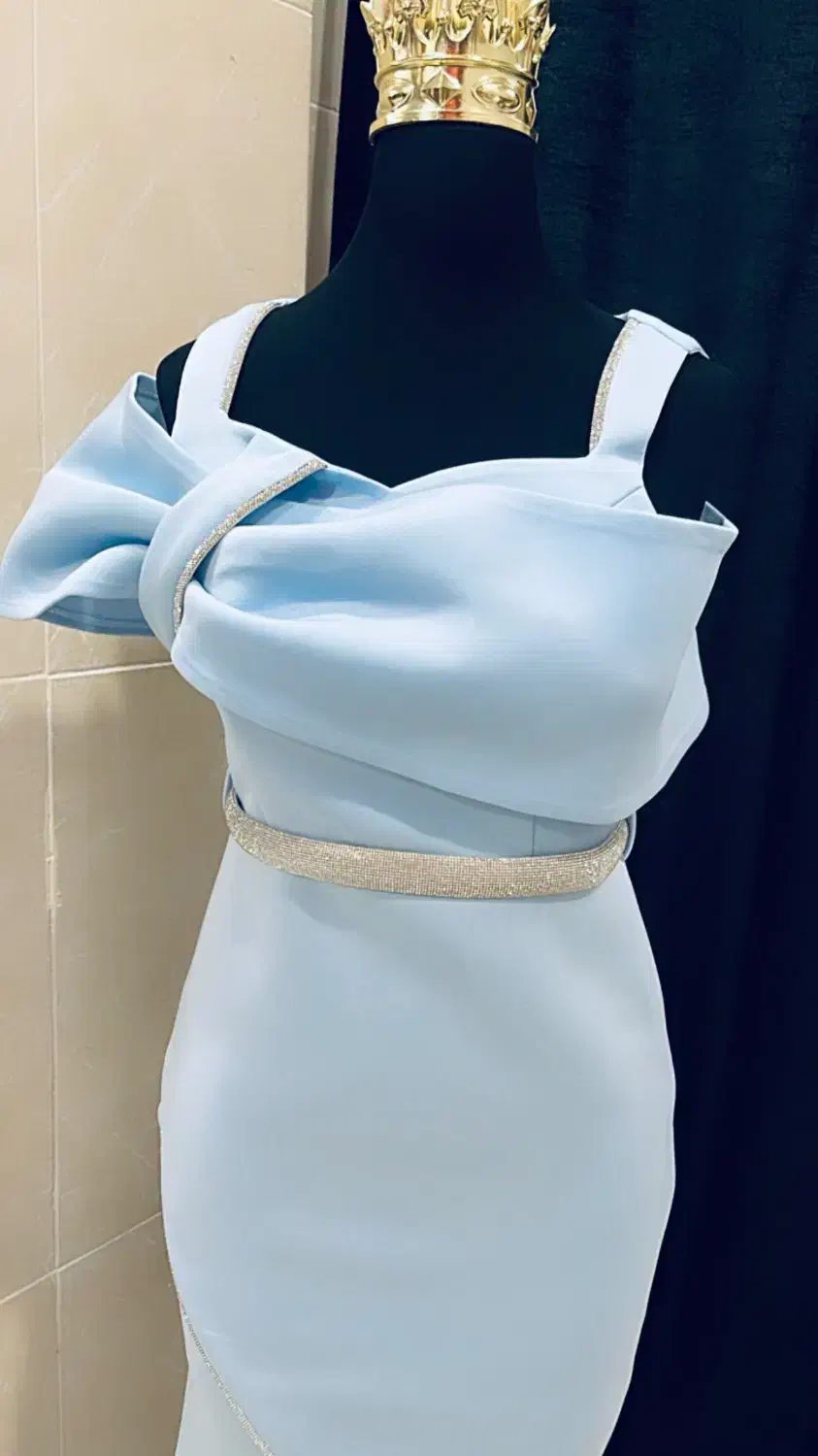 لباس مجلسی|لباس|شاهین‌شهر, فردوسی|دیوار