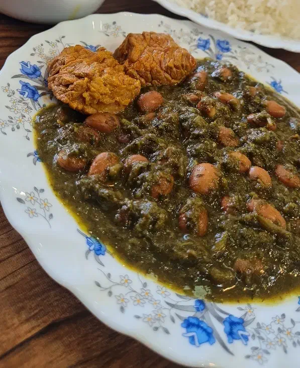 آشپز خانم یا آقا سالن کار خانم یا آقا کاگر ساده|استخدام خدمات فروشگاه و رستوران|تبریز, |دیوار