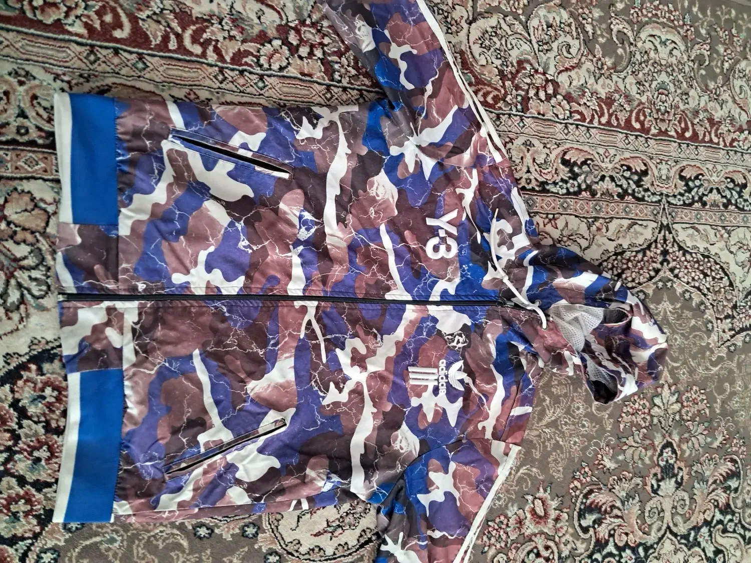 بادگیر و دورس مردانه|لباس|شیراز, کرونی(خاتونک)|دیوار