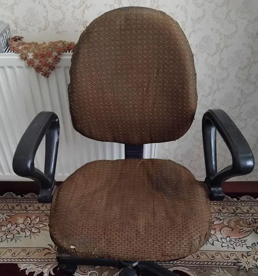 صندلی گردان قیمت ششصدهزار|صندلی و نیمکت|کرمانشاه, |دیوار