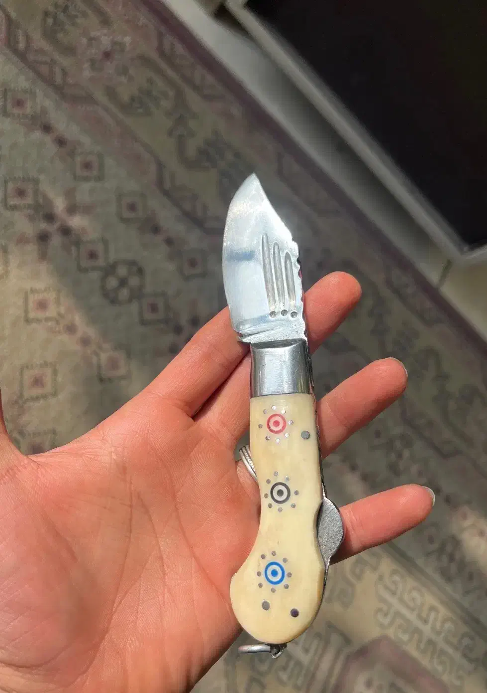 چاقودسته استخوان بابا|کلکسیون اشیاء عتیقه|تبریز, |دیوار