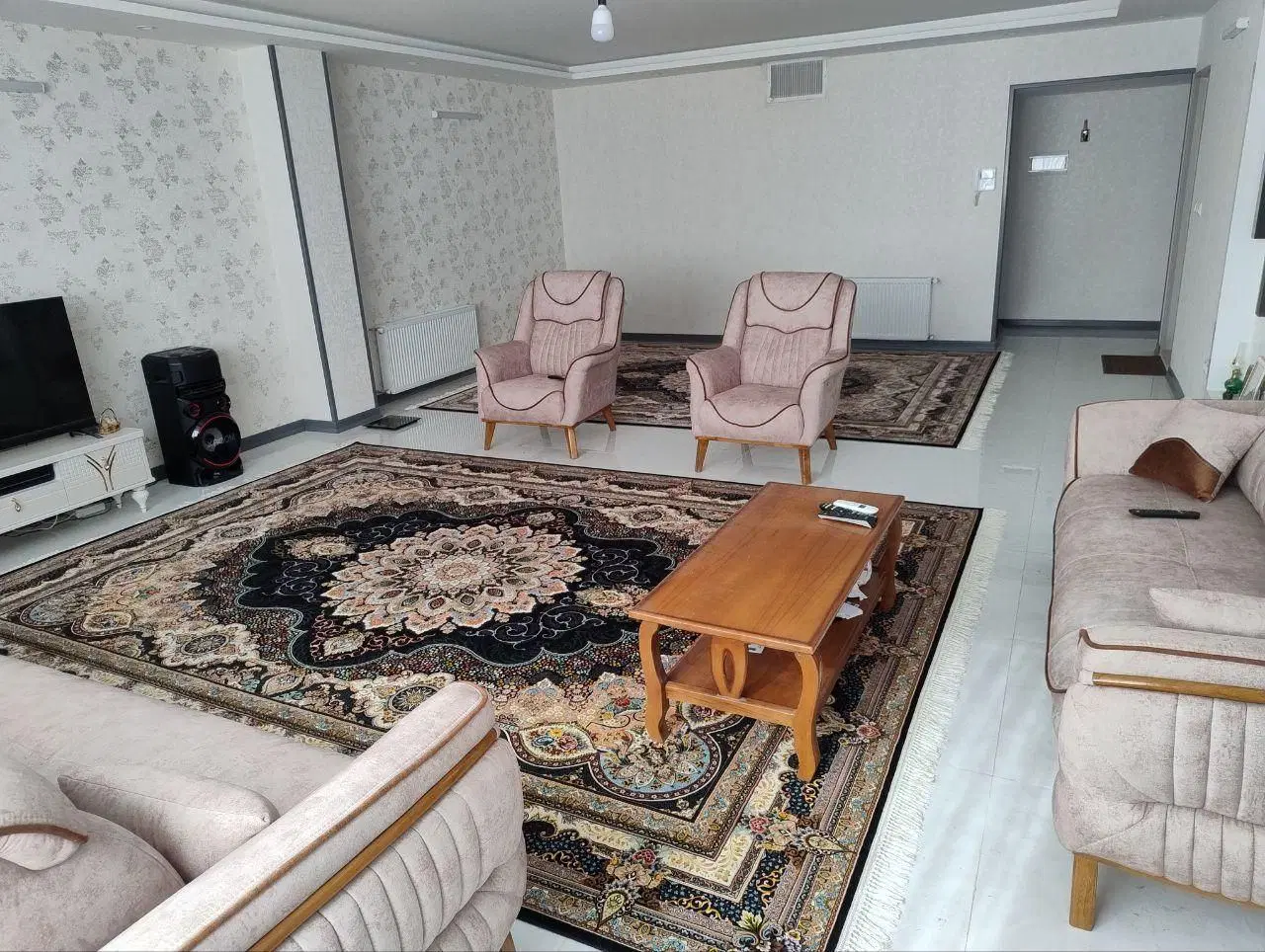 120متری/جنوبی/نوساز/خوش نقشه/گلستان|فروش آپارتمان|اصفهان, برازنده|دیوار