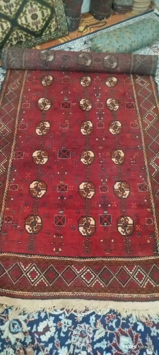 فرش دست بافت قدیمی بابافت بلوچی پرپرز|فرش|زاهدان, |دیوار