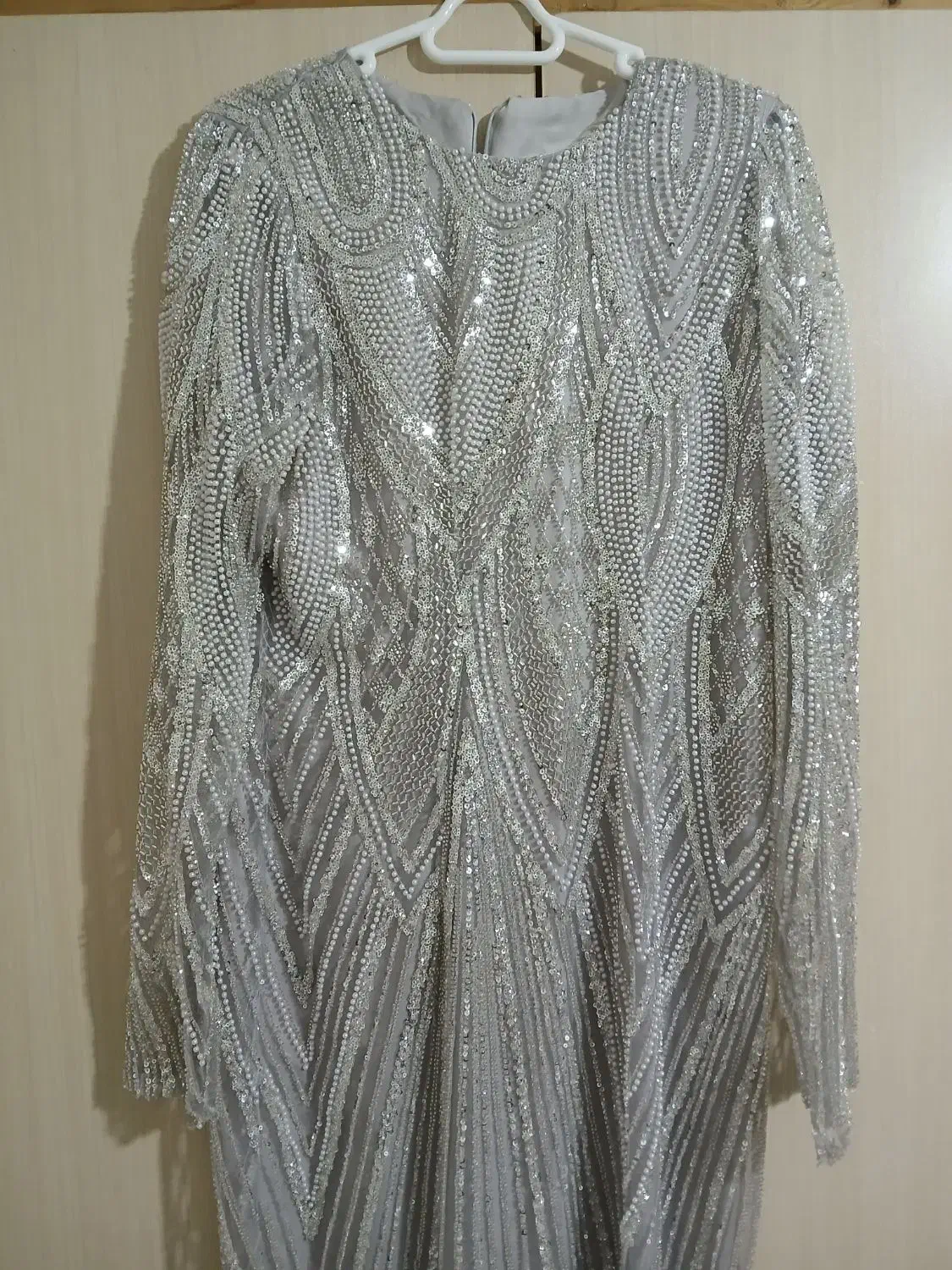 پیراهن مجلسی|لباس|ری, دیلمان|دیوار