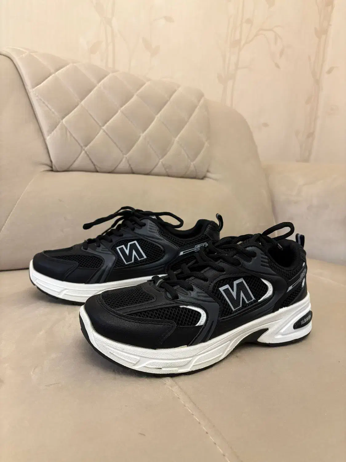 کفش|کیف، کفش، کمربند|گنبد کاووس, |دیوار