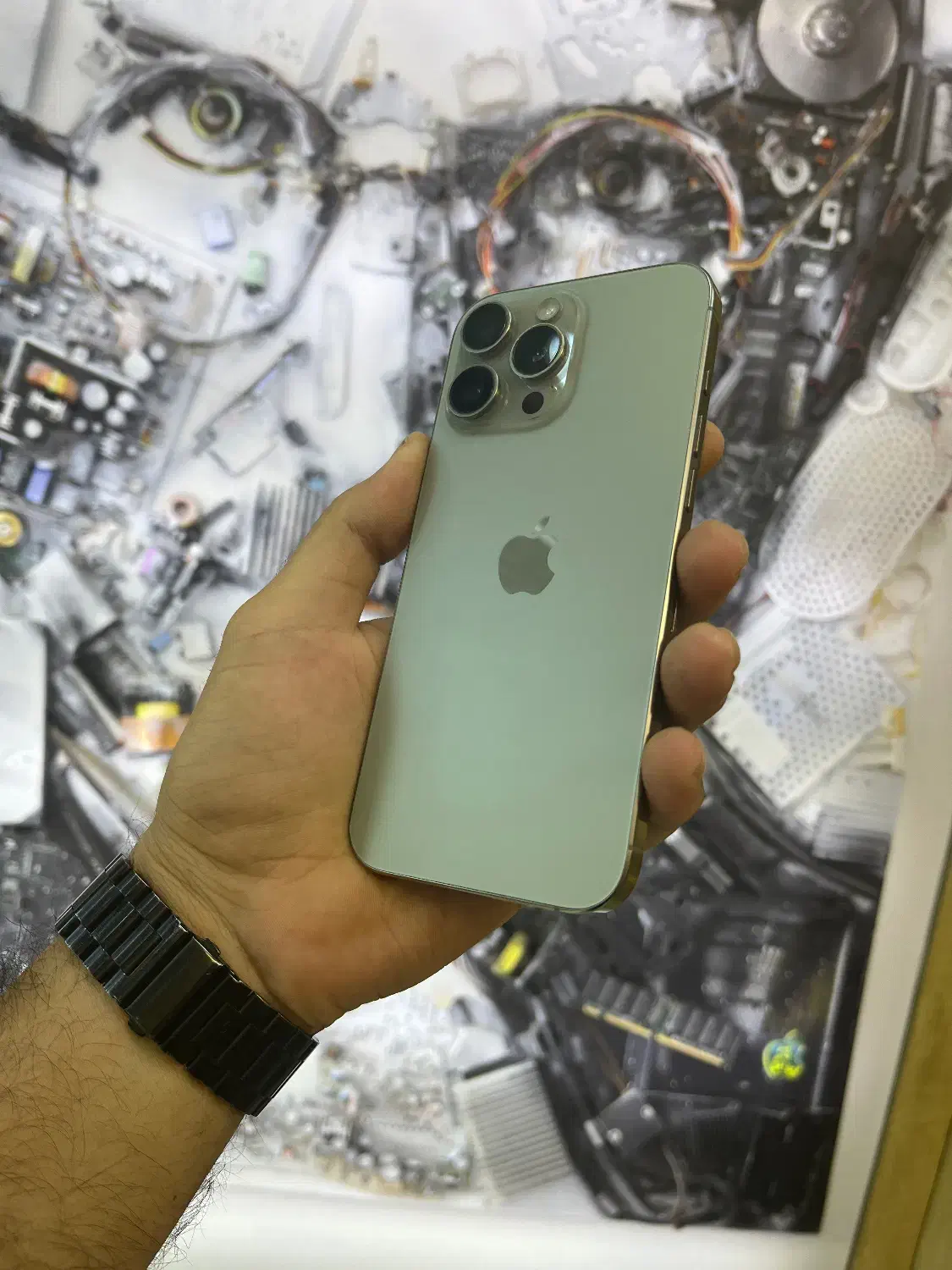 ایفون 16ProMaxرنگ نچرال 256گیگ پارت نامبر ZAA|موبایل|اصفهان, احمدآباد|دیوار