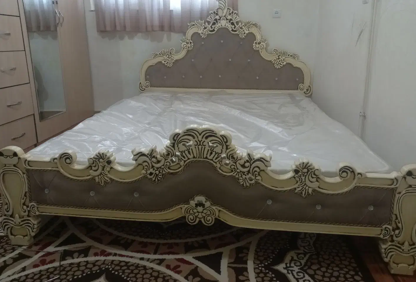 تخت خواب ۲ نفره|تخت و سرویس خواب|اقبالیه, |دیوار