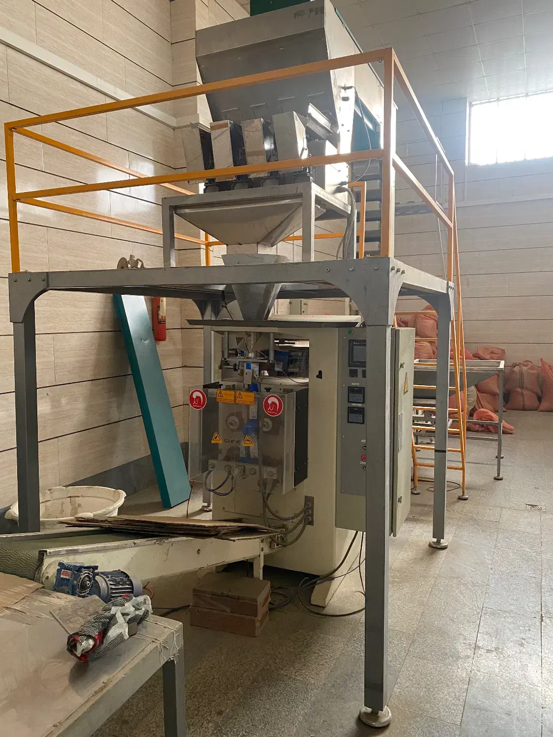 دستگاه بسته بندی چهار توزین|ماشین‌آلات صنعتی|پاکدشت, کبودگنبد|دیوار