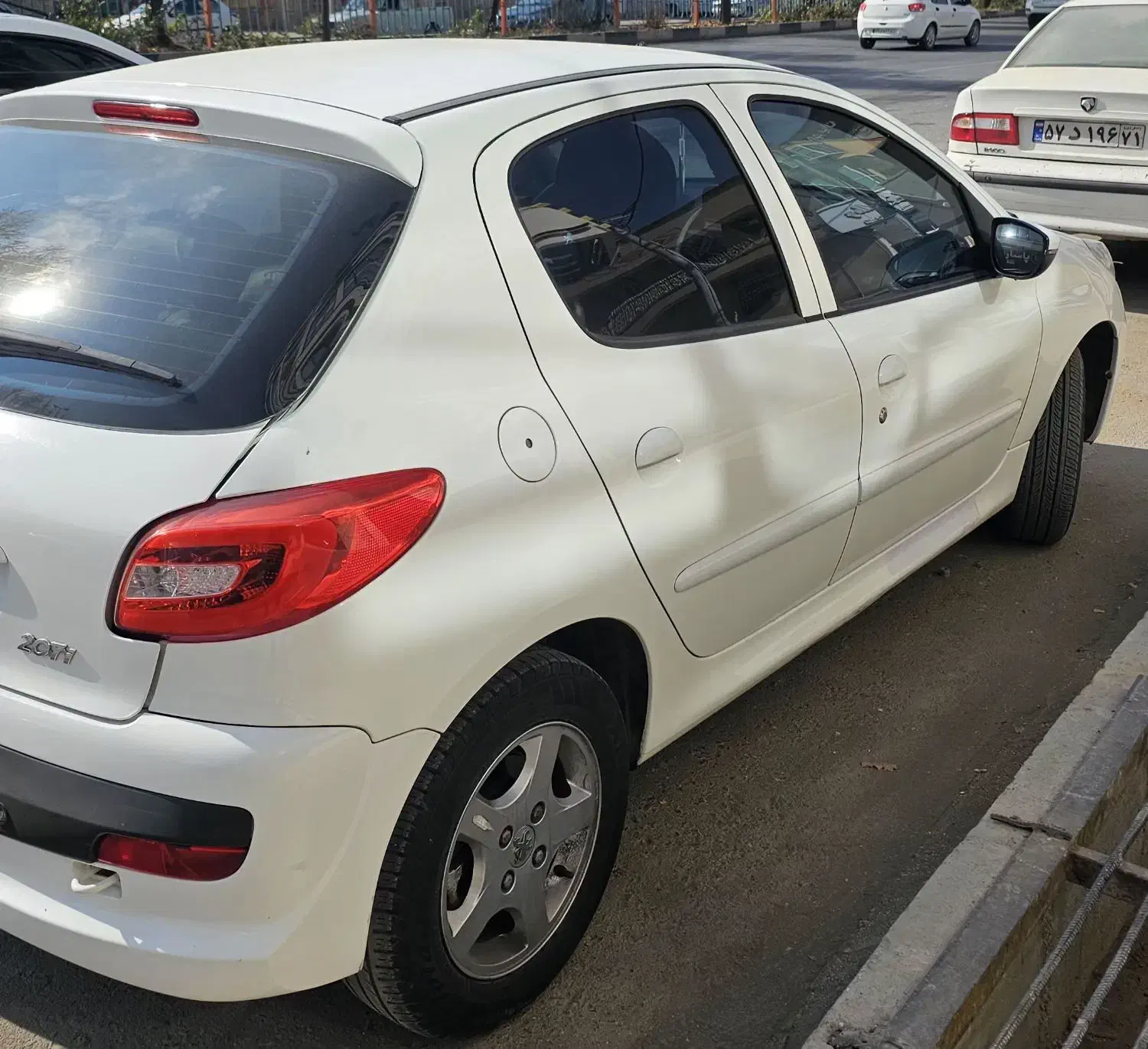 پژو 207 اتومات سقف فلز 1402|خودرو سواری و وانت|اصفهان, جلالیه|دیوار