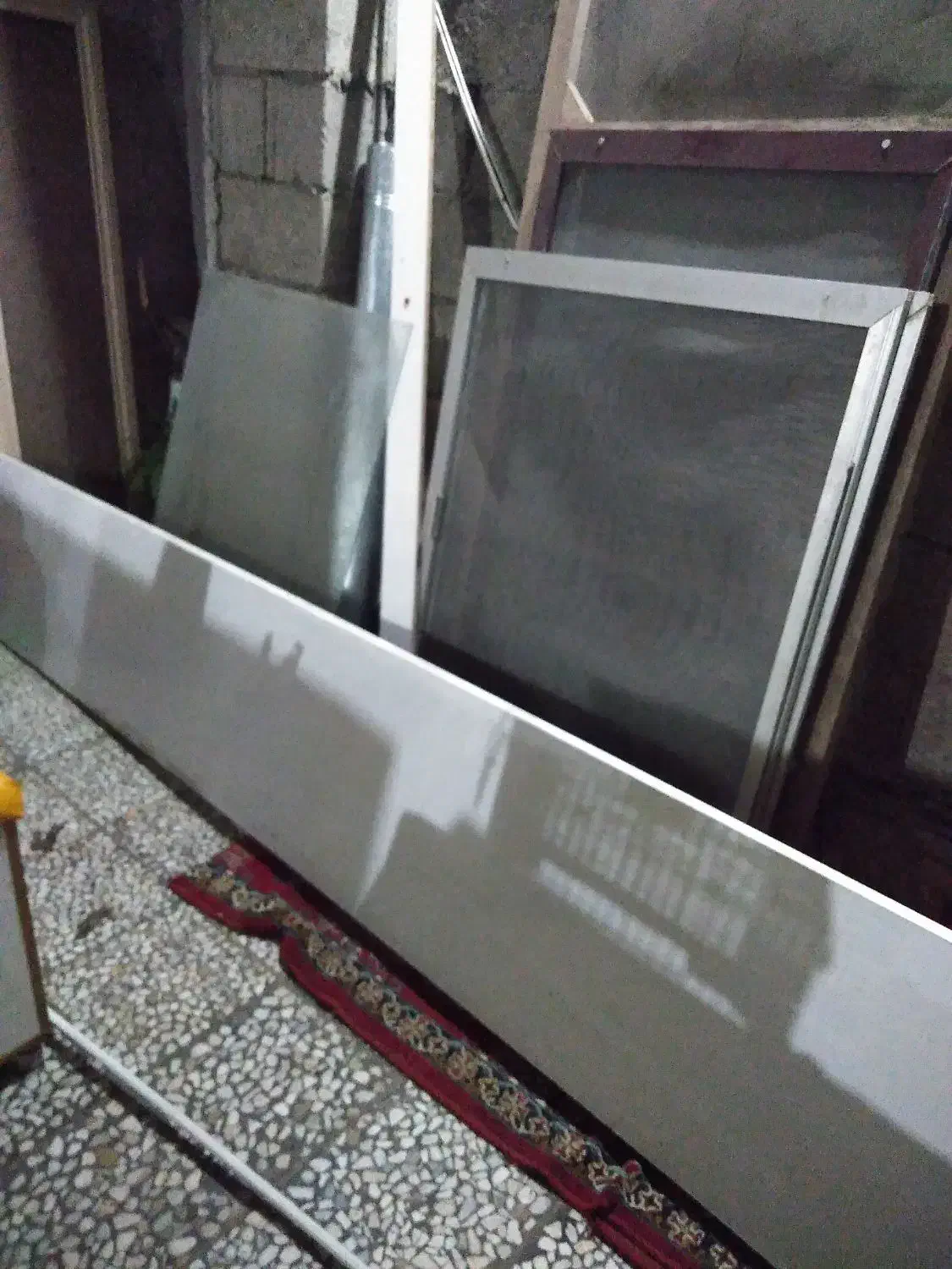 طبقه کتابخانه ودکوری رایگان|کتابخانه، شلف، قفسههای دیواری|رشت, پسیخان|دیوار