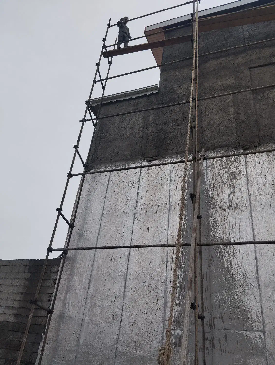 سیمان وسفید کاری ساختمان دیوار چینی|خدمات پیشه و مهارت|آستارا, |دیوار