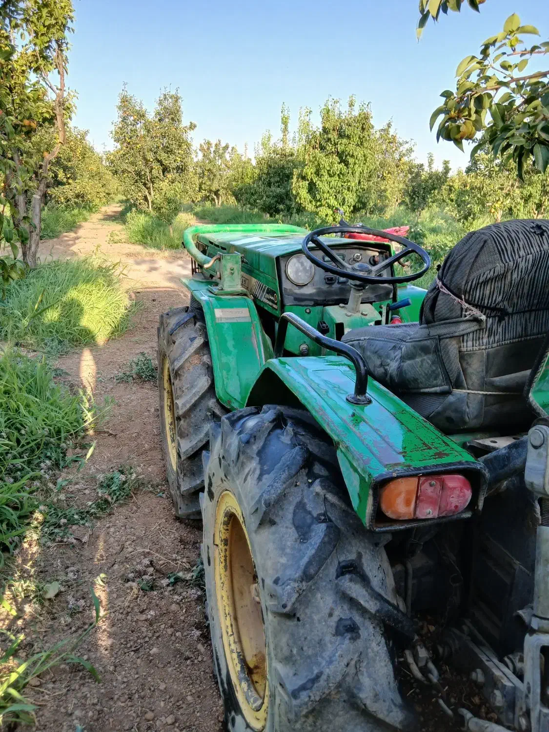 تراکتور باغی دهقان ورز|خودرو سنگین|بوئین زهرا, |دیوار