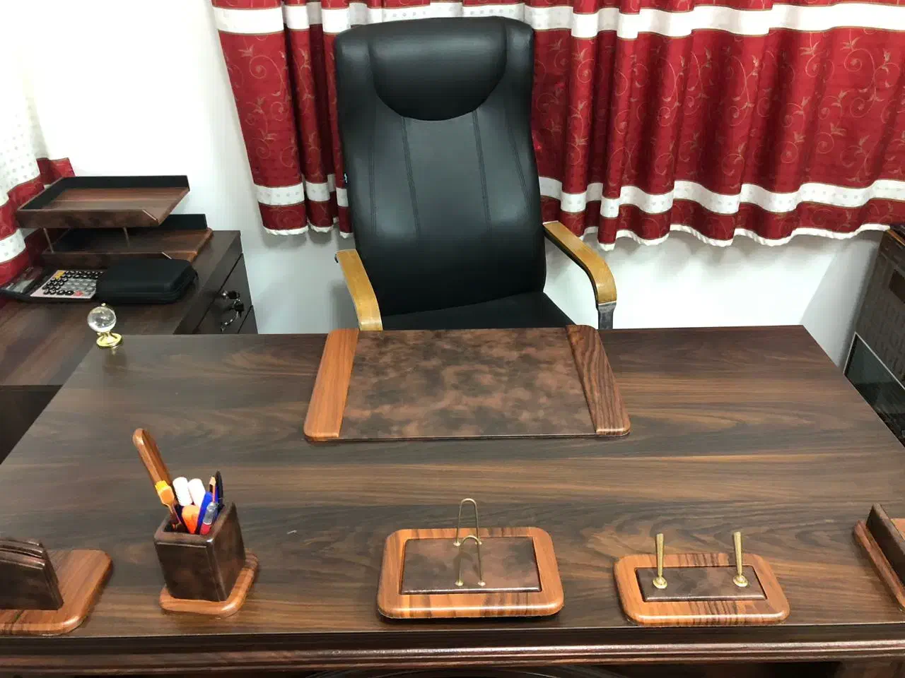 میزوصندلی اداری|دفتر کار|کاشان, دروازه فین|دیوار