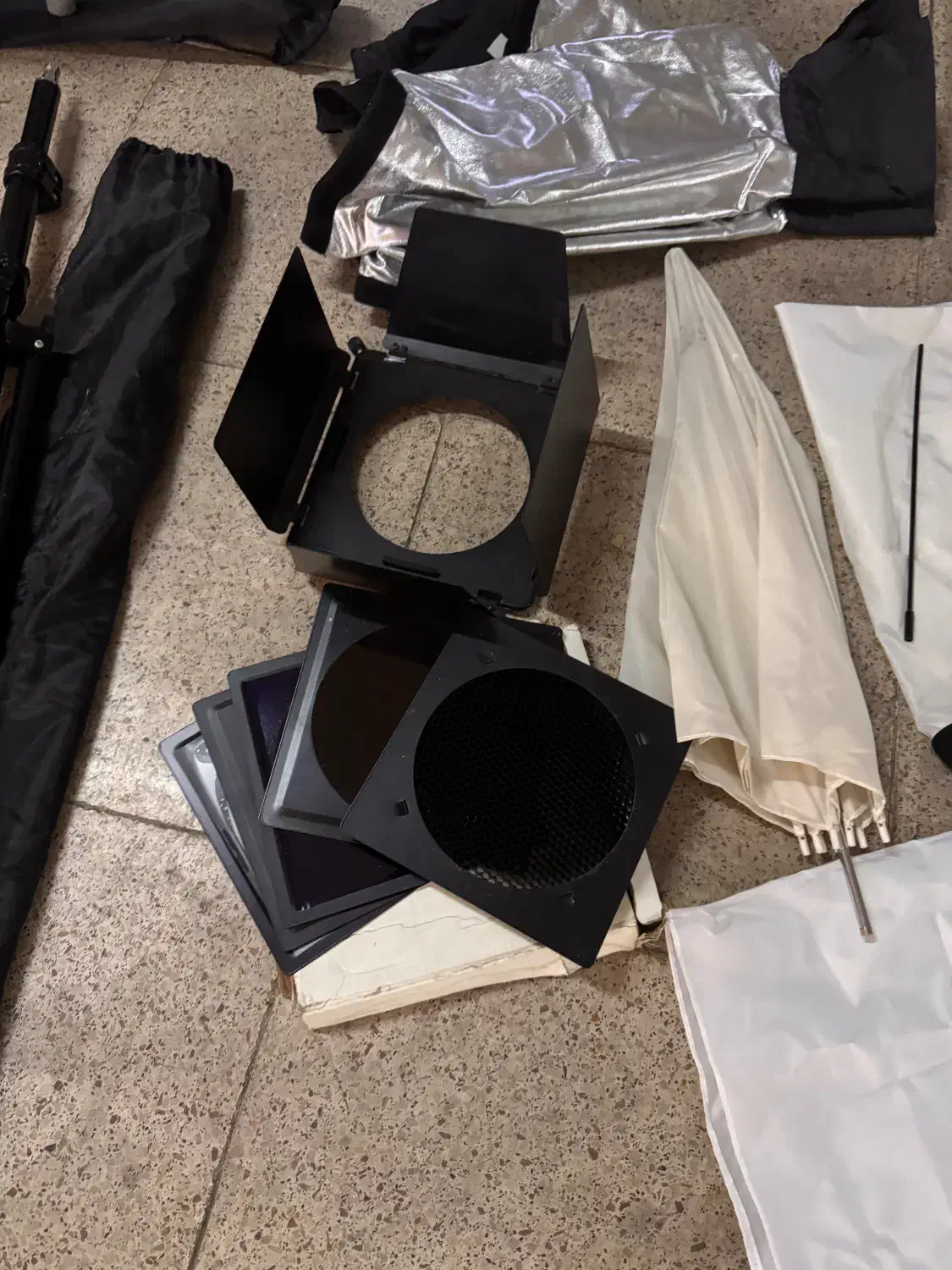 ۲ ست فلش چتر استودیویی|دوربین عکاسی و فیلم‌برداری|تهران, گلستان (شهرک راه آهن)|دیوار