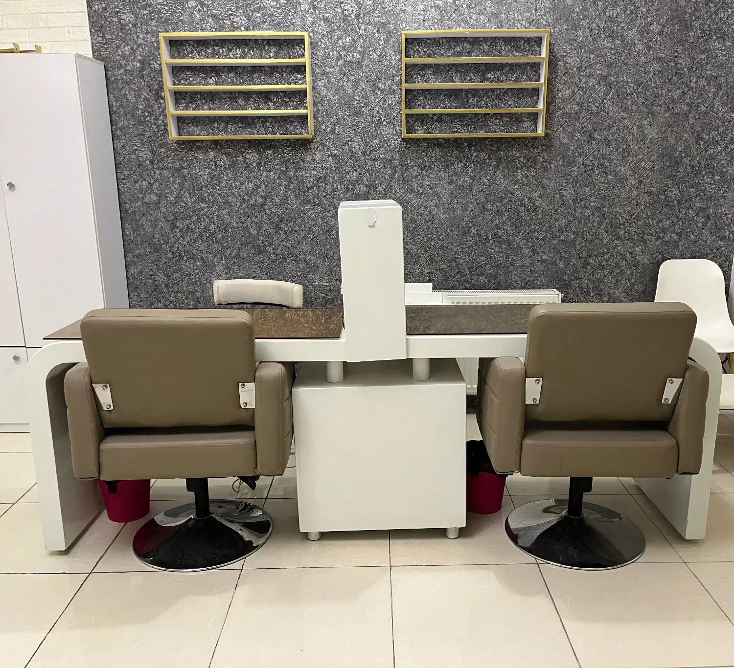 فروش لوازم سالن زیبایی|آرایشگاه و سالنهای زیبایی|مشکیندشت, |دیوار