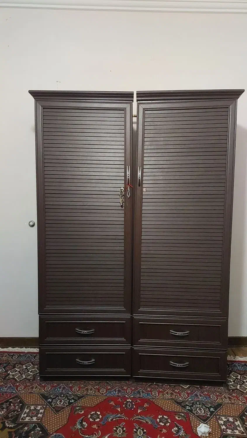 تخت وکمد ودراور همگی جنس چوب|تخت و سرویس خواب|شیراز, درکی|دیوار