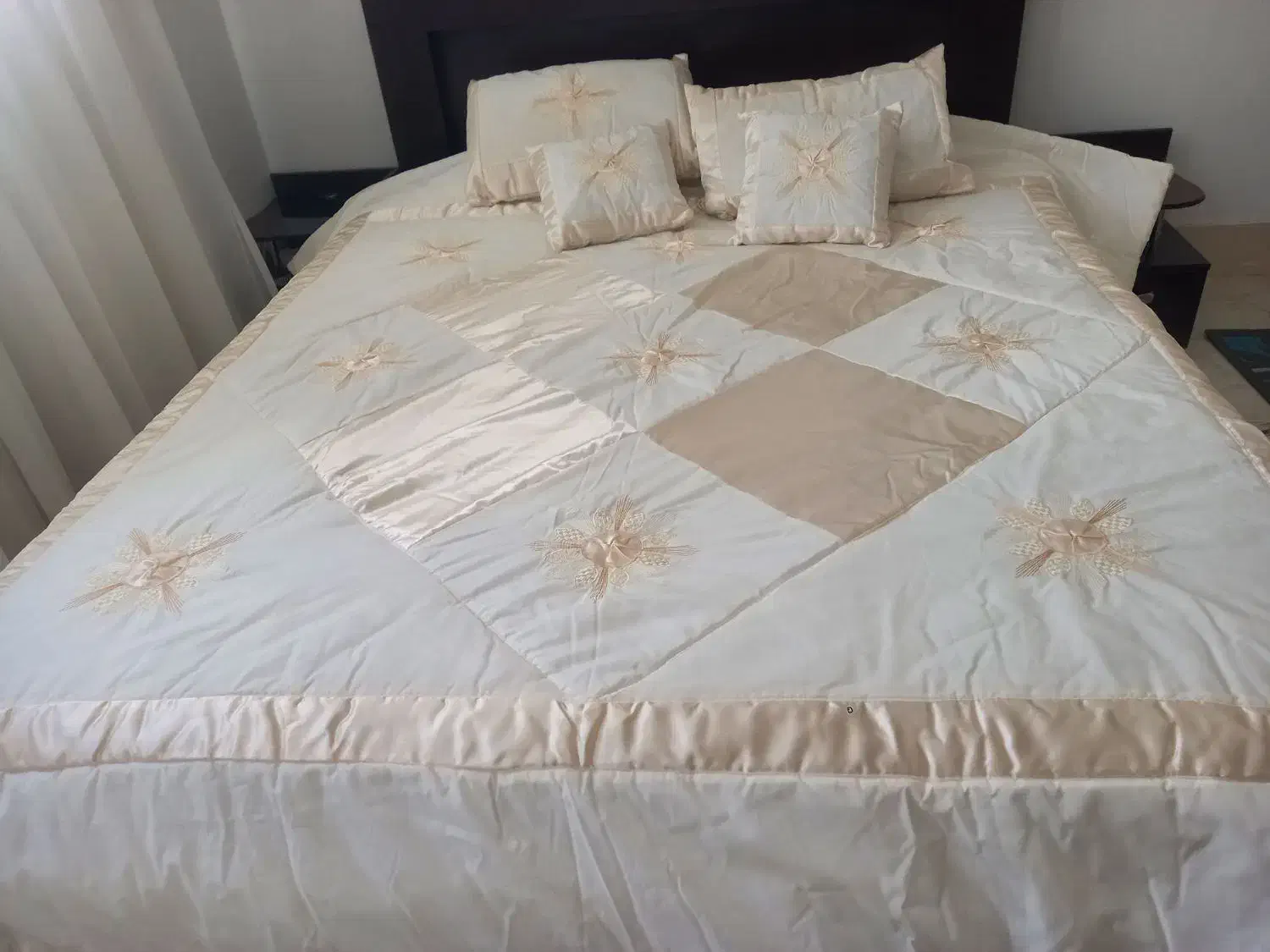 روتختی ساتن عروس|رختخواب، بالش، پتو|سمنان, |دیوار