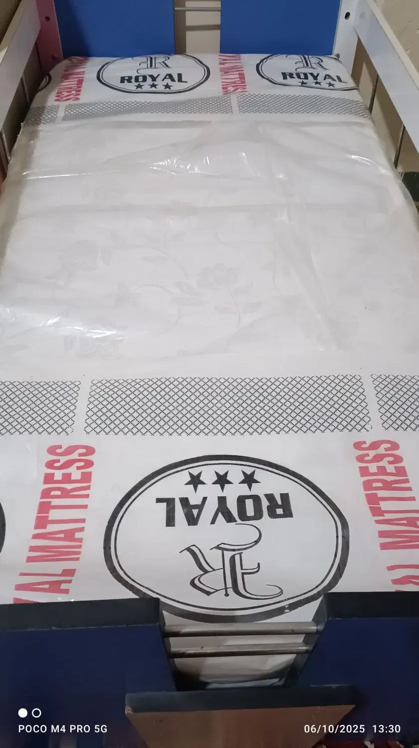 دو عدد تخت نو|تخت و صندلی بچه|مسجد سلیمان, |دیوار