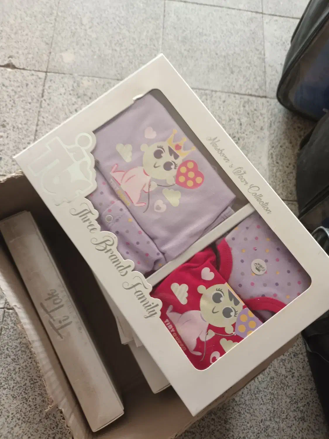 لباس نوزاد تا یک ساله رایگان واگذار میشود|کفش و لباس بچه|جاجرود, |دیوار