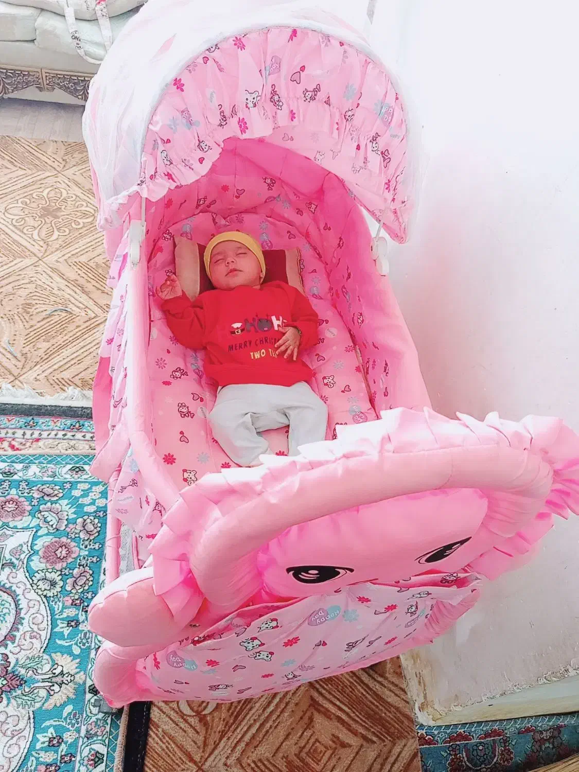 گهواره سالم|تخت و صندلی بچه|مهریز, |دیوار