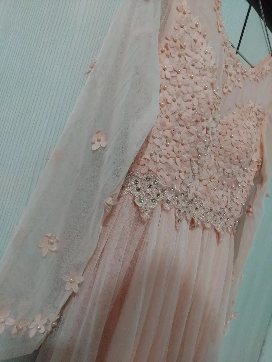 تعدادی لباس مجلسی نو و درحدنو|لباس|شاهین‌شهر, شهرک میلاد|دیوار