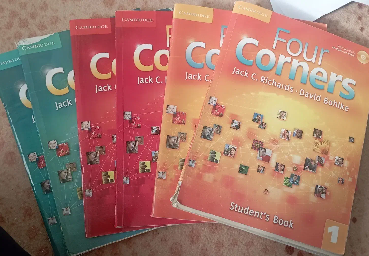 four cornersکتاب زبان|کتاب و مجله آموزشی|قم, ارم|دیوار