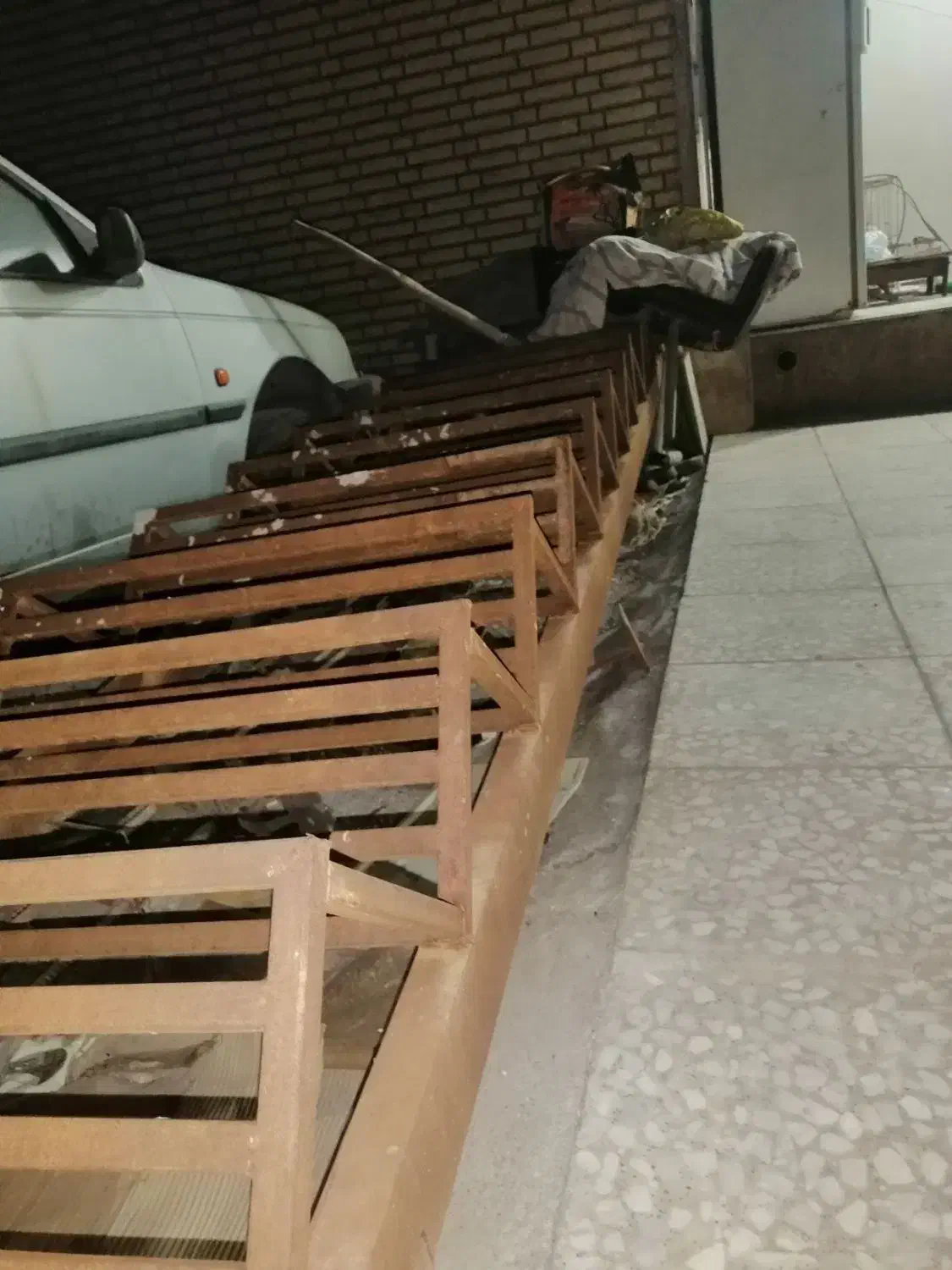 راه پله آهنی سنگین|مصالح و تجهیزات ساختمان|اهواز, کوی مهدیس|دیوار