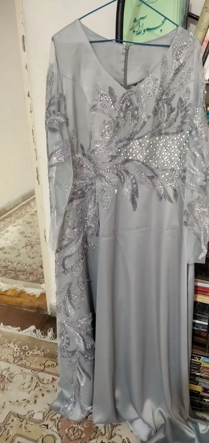 لباس  مجلسی|لباس|تهران, خواجه نظام الملک|دیوار