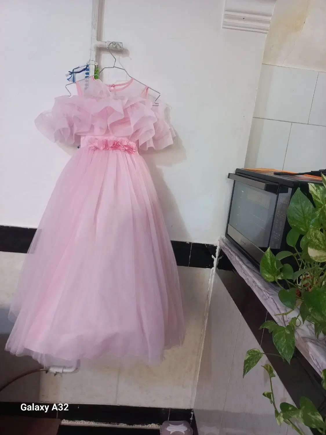 فروشی|لباس|کنگاور, |دیوار