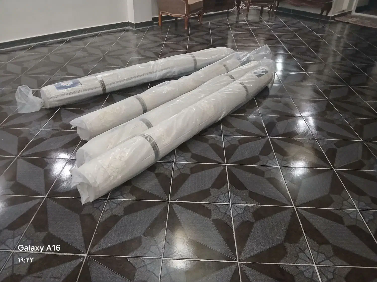 فرش۹متری ۱۲۰۰شانه فروش فوری|فرش|ورامین, ورامین|دیوار