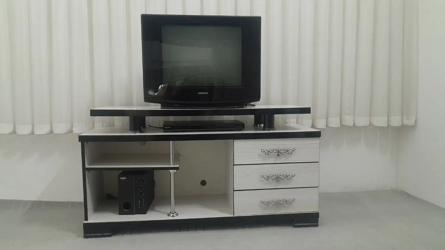 میزتلویزیون|تلویزیون و پروژکتور|قم, علی آباد|دیوار