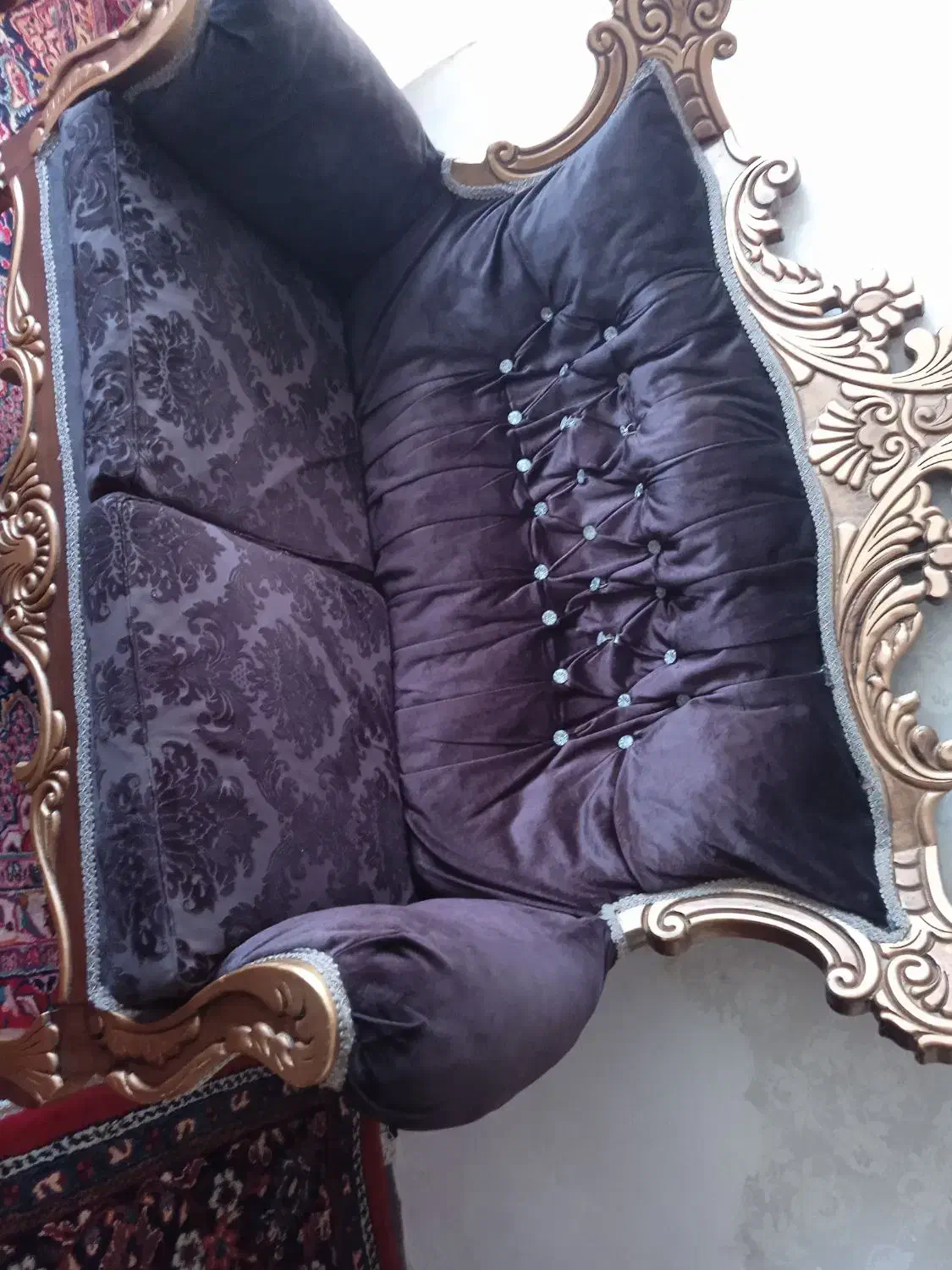 مبل سلطنتی در حد نو هست تخفیف هم داره|مبلمان خانگی و میز عسلی|همدان, |دیوار