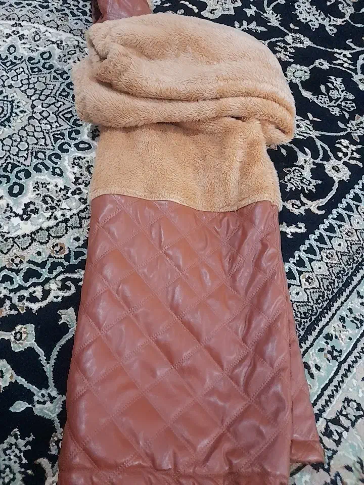 پالتو|لباس|کلاله, |دیوار