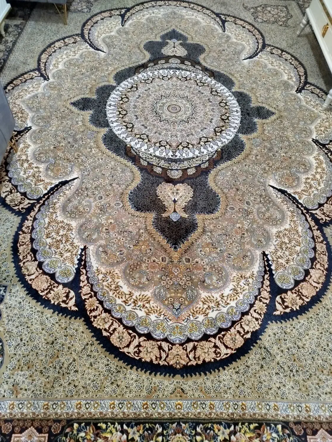 دو عدد فرش|فرش|سمنان, |دیوار