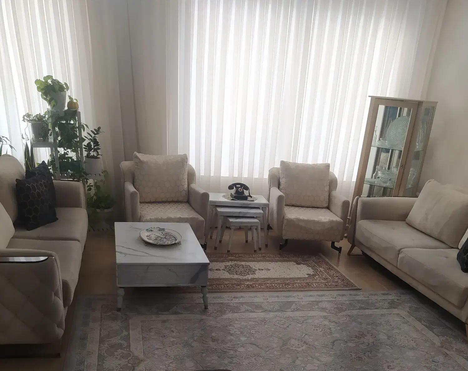 مبلمان تخت خوابشو|مبلمان خانگی و میز عسلی|قم, باسکول|دیوار