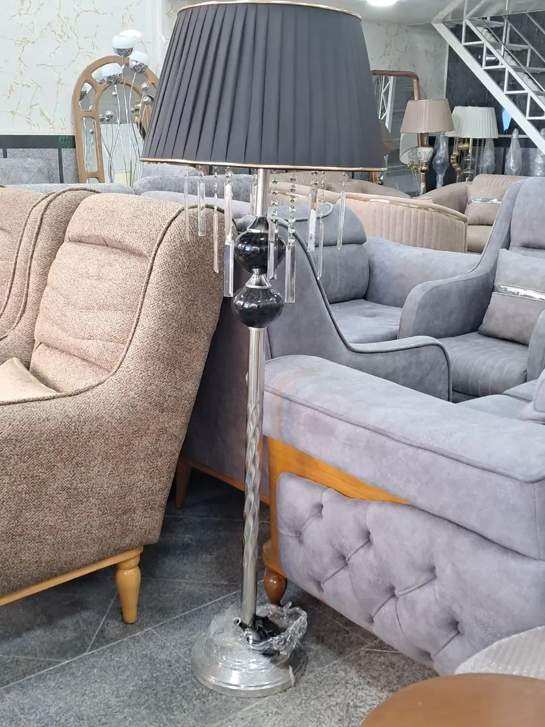 انواع آباژور و ساعت|چراغ خواب و آباژور|مشگین شهر, |دیوار